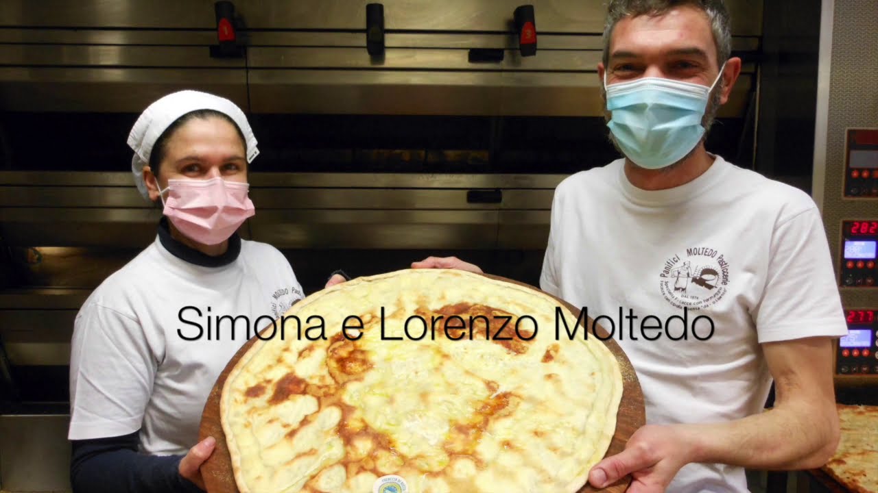 LA FOCACCIA DI RECCO IGP DEL PANIFICIO TITTA MOLTEDO