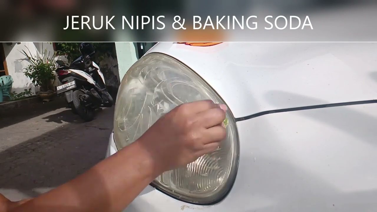 Kembalikan Head Lamp yang menguning/kusam cukup dengan jeruk nipis dan baking soda / soda kue