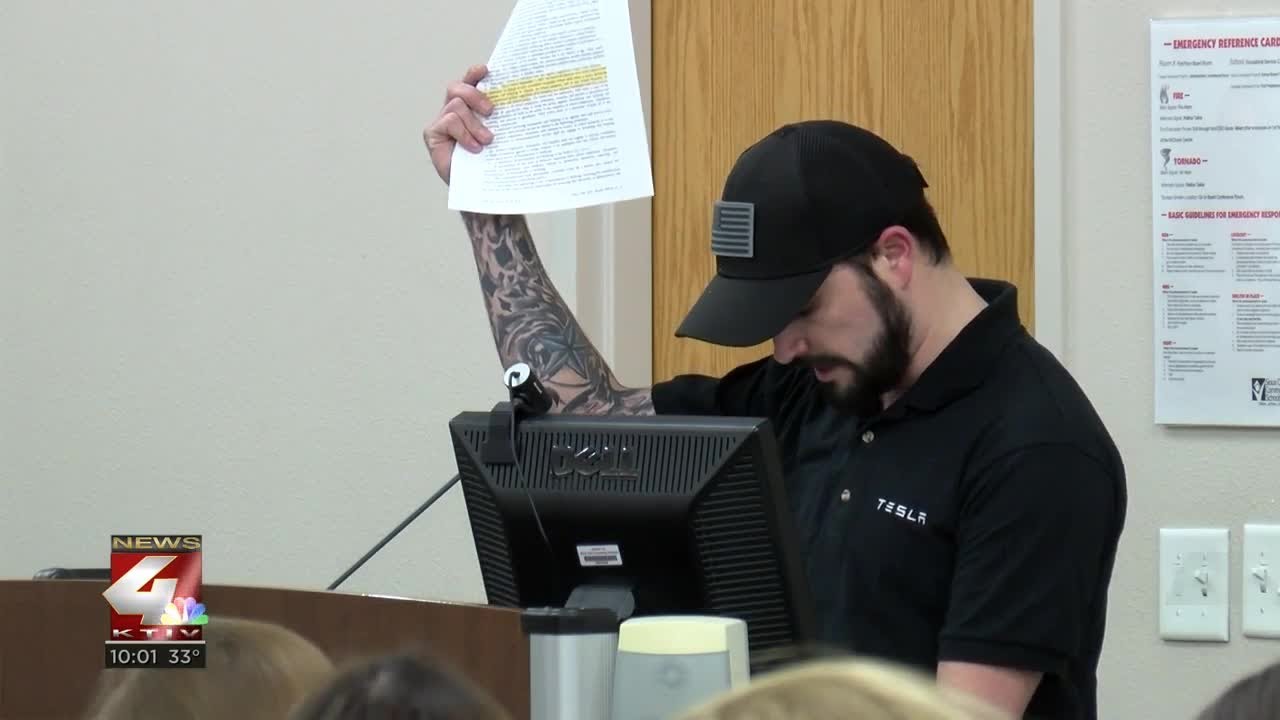 Parents voice concerns about bullying and harassment to Sioux City Community School Board