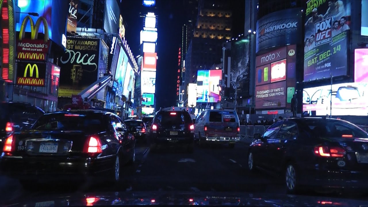 По вечернему Нью-Йорку через Times Square