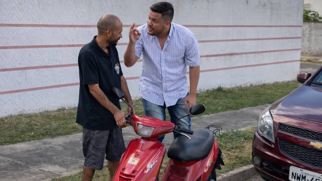 Humilhou o vizinho pela sua moto, e você não vai acreditar no que aconteceu no final