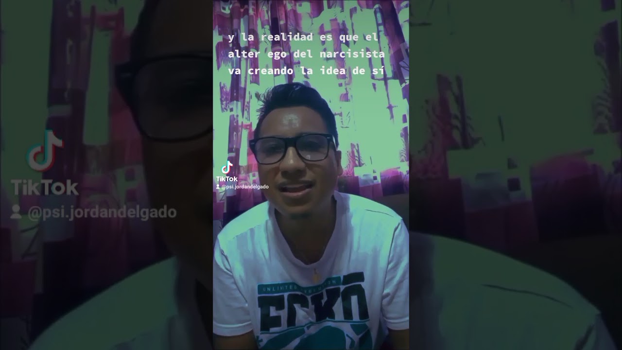 ¿ÉL NARCISISTA, SE HACE, O NACE?