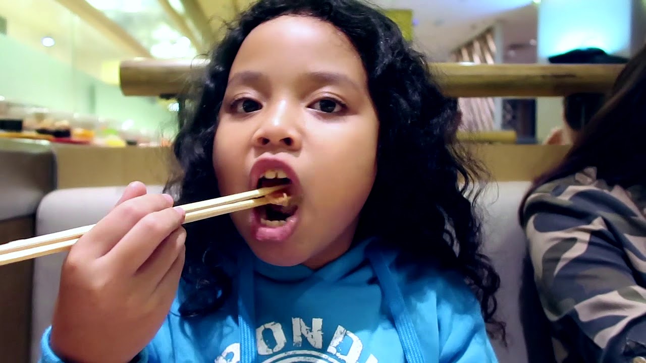 MAKAN SUSHI BARENG ROMARIA SAMPAI PINGSAN #TivalVlog