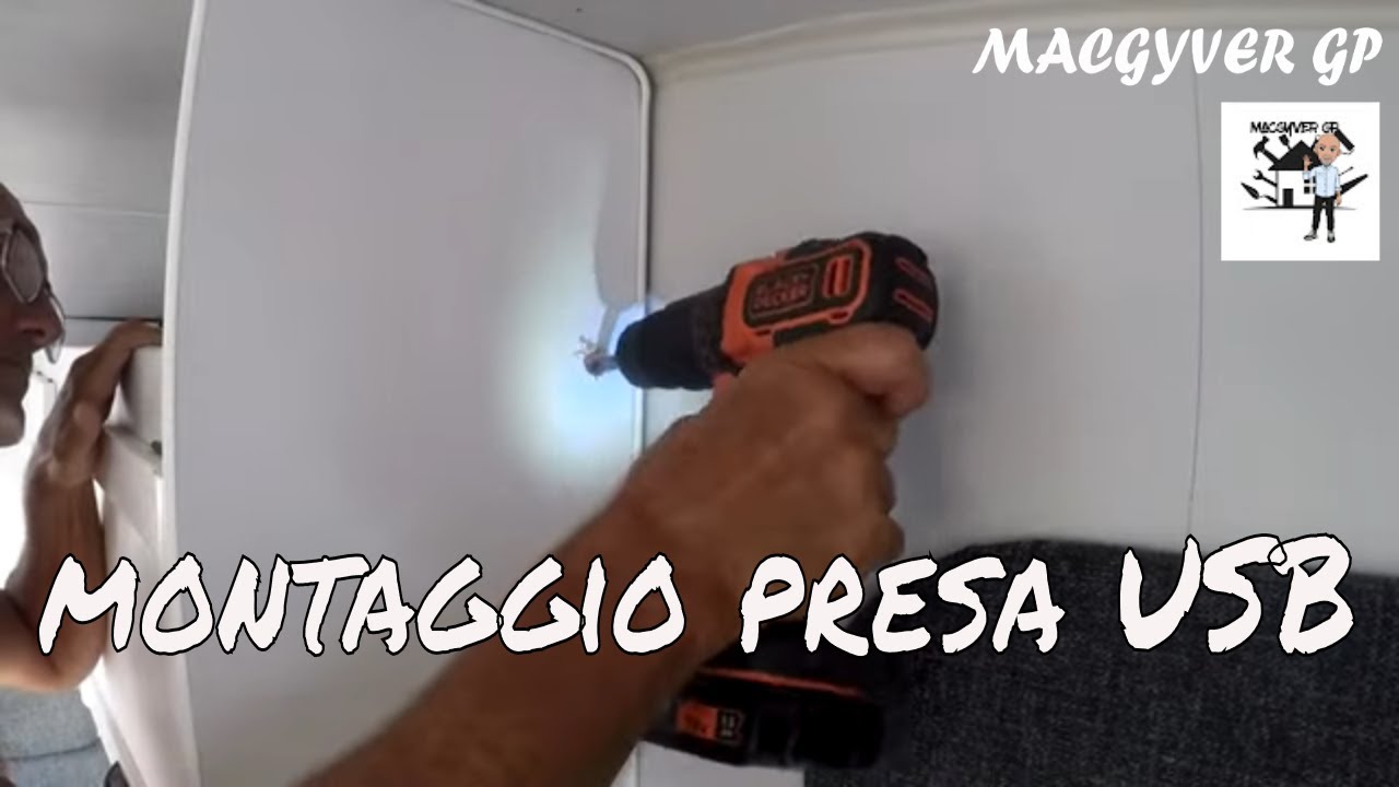 Montaggio presa USB in mansarda del camper con pochi attrezzi a disposizione - camper fai da te