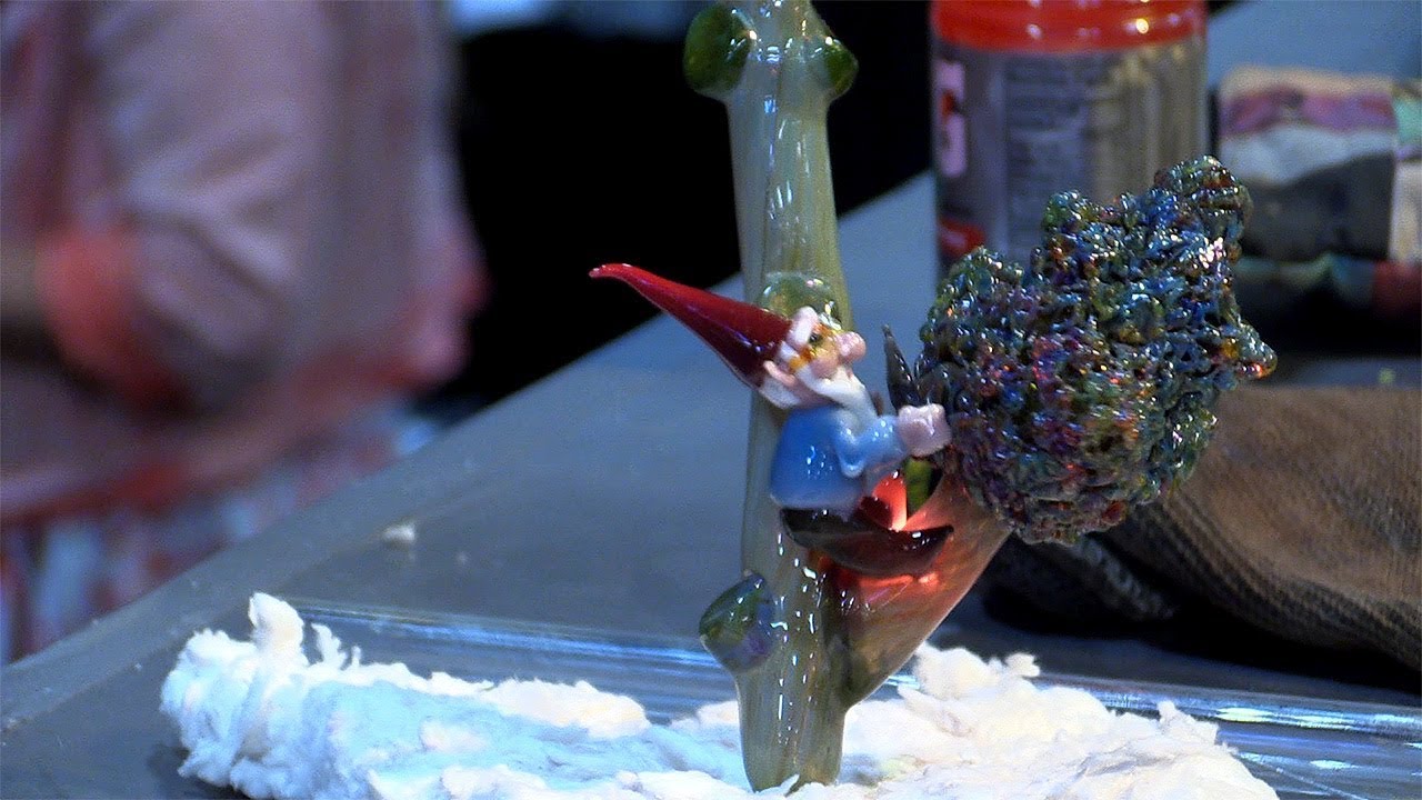Nug Trimming Gnome Sherlock w/ Tammy Baller