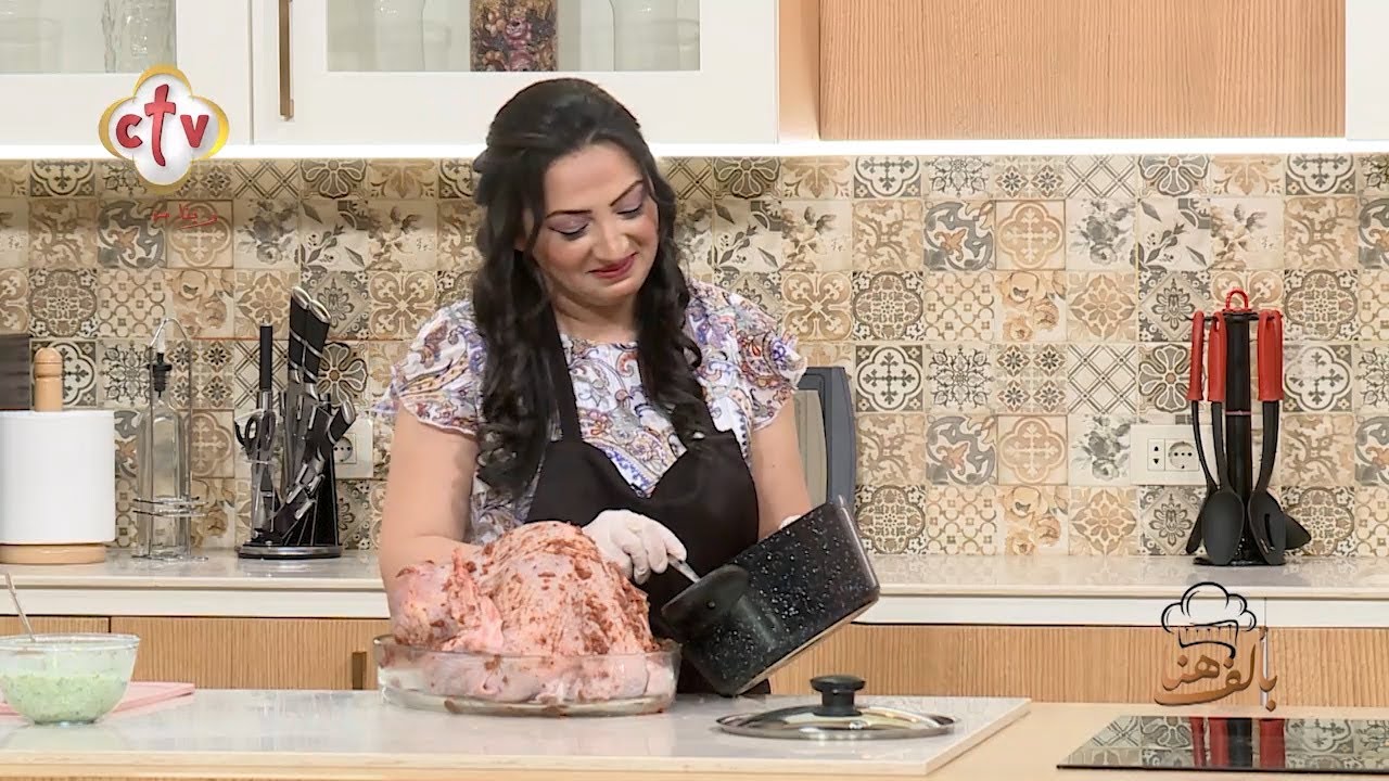 أسهل طريقة لعمل تتبيلة الديك الرومي بالفريك وسلطة الزبادي في خطوات بسيطة| برنامج بألف هنا |27-5-2023