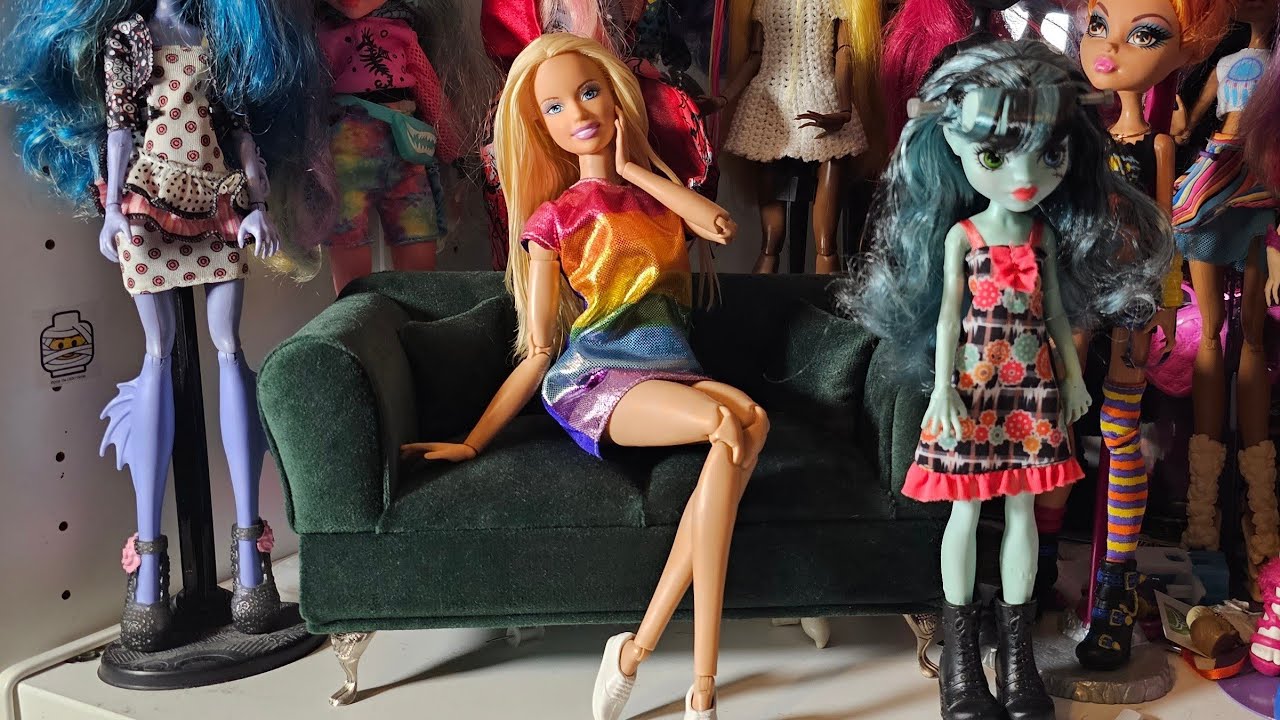 Ремонт куклы  Barbie.  Болтается голова из за  отсутствие куска пластика. Чиним быстро и просто!