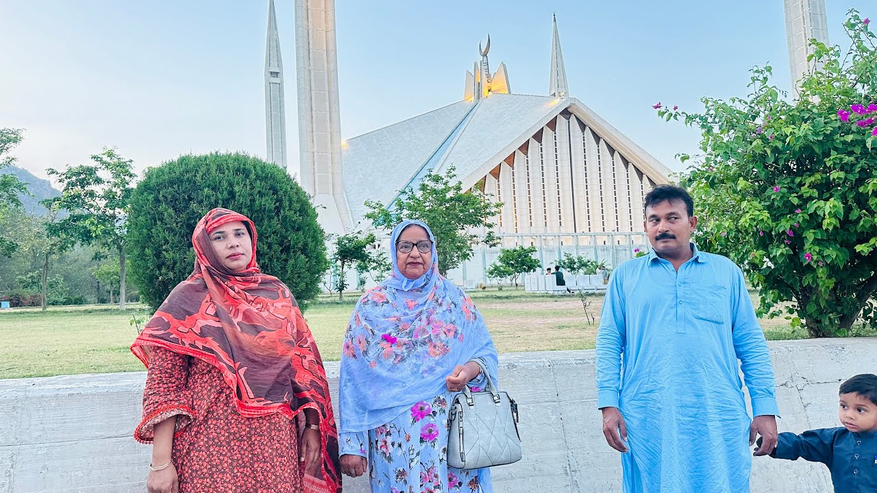 Faisal Masjid chachi g ke sath gay