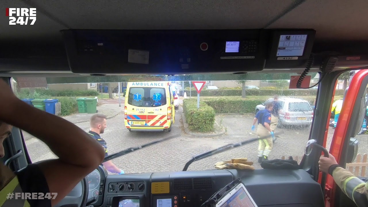 REANIMATIE OP STRAAT - PRIO1 - BRANDWEER - DUTCH FIREFIGHTERS - CPR