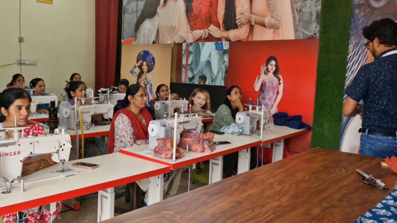 ऑफलाइन क्लास में आज सिखाया सिली हुई पेंट से नाप लेकर कटिंग कैसे करते हैं