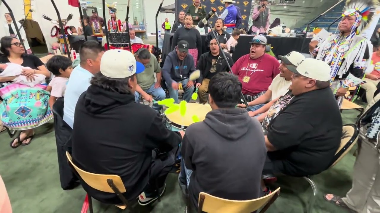 Fort Peck Sioux  @ Gold eagle Casino Sakicawasihk Powwow 2025 SNL Back to back songs.