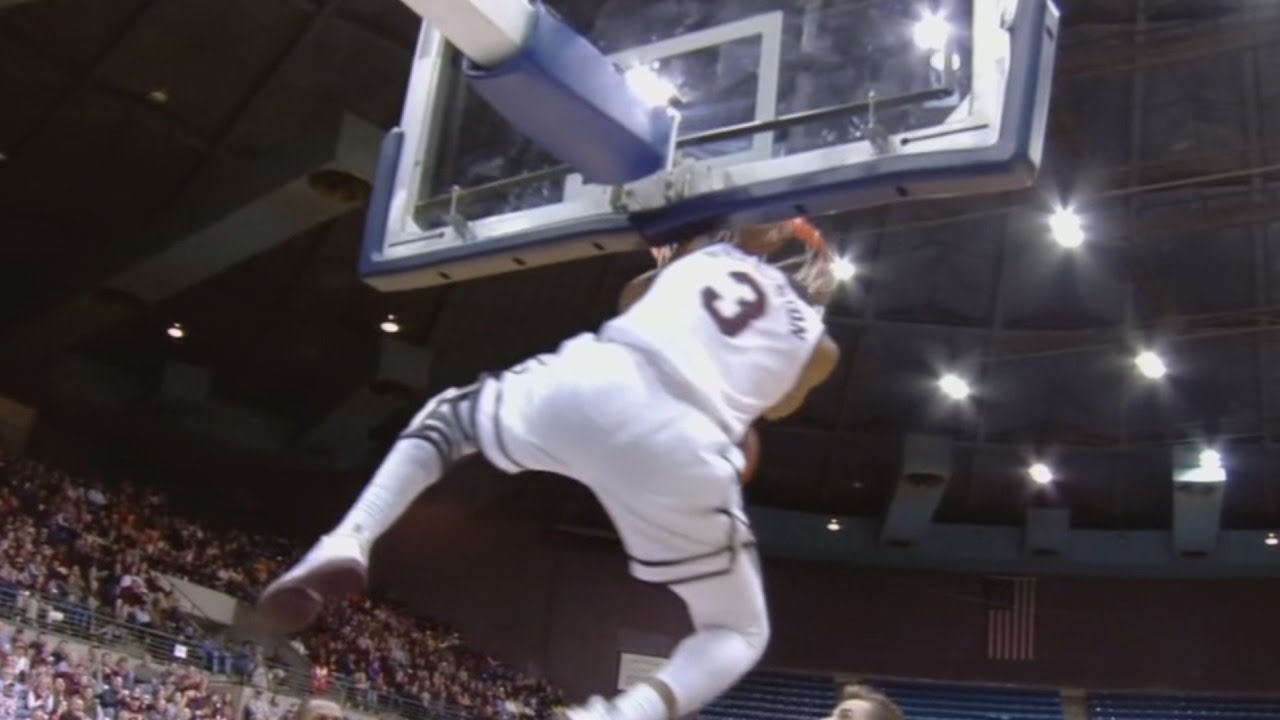 Xavian Stapleton's Big Dunk Highlights Bulldogs Win | CampusInsiders