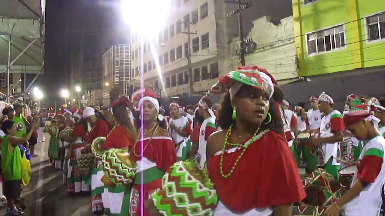 Nação do Maracatu Porto Rico - Desfile Oficial Recife PE 2012 - Parte 02