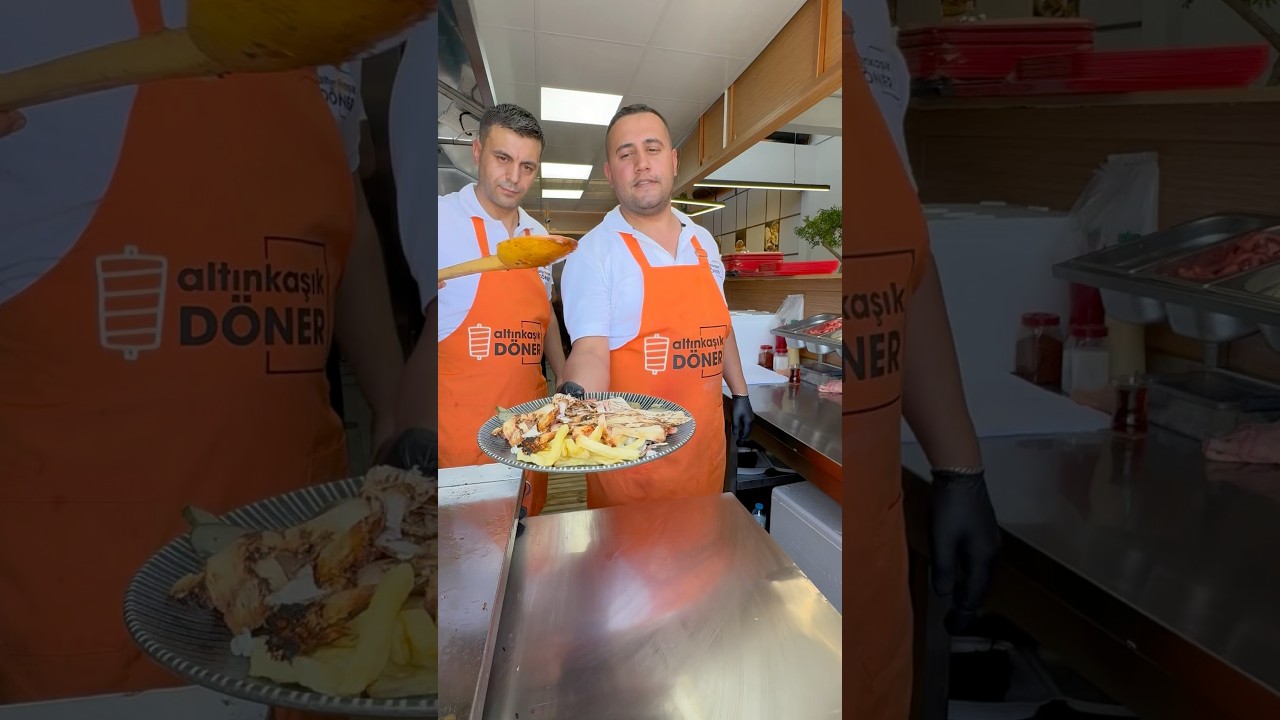 Burada tavuk d&ouml;ner 80, et d&ouml;ner 150 TL