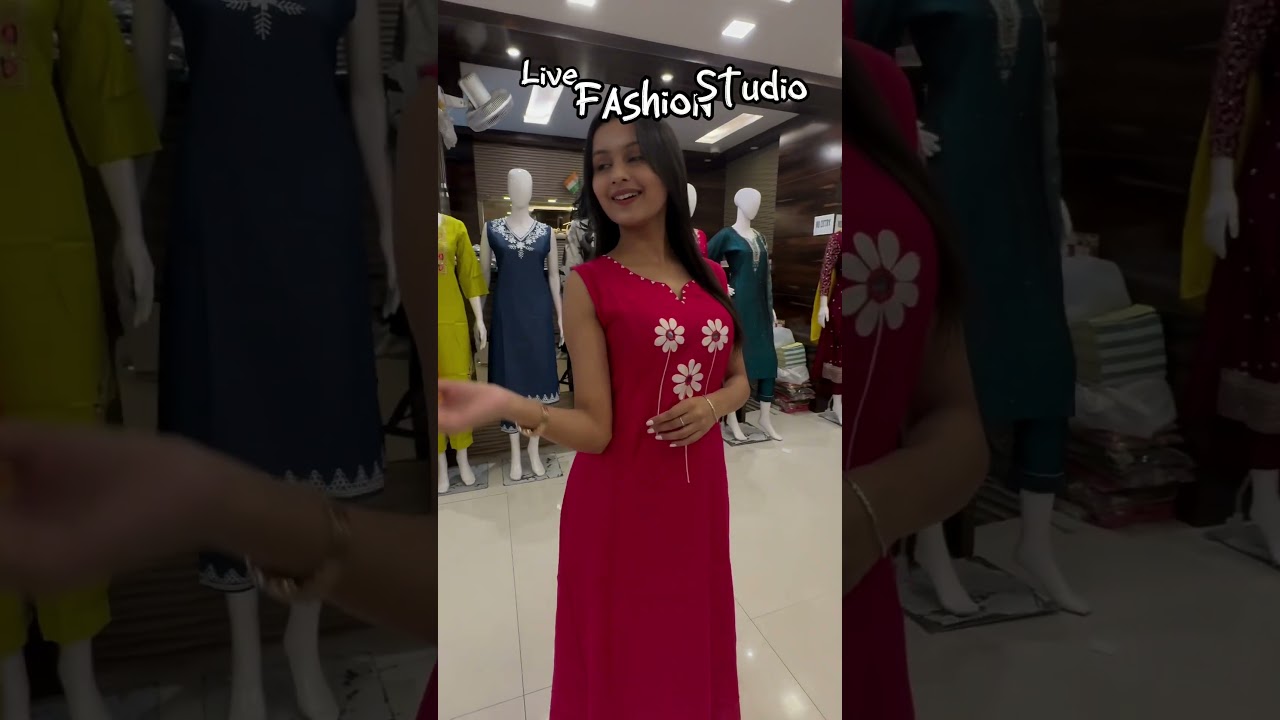 Live fashion studio 