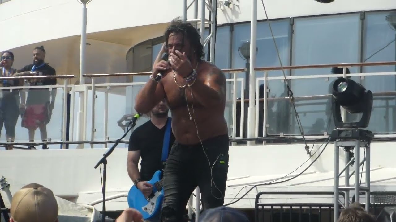 Downstait - Kingdom (Live @ Chris Jericho Cruise)