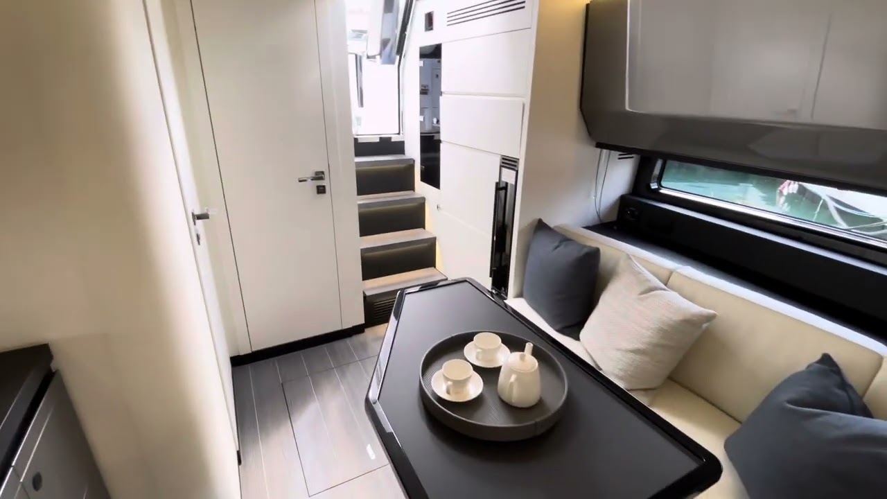 Walkaroud Azimut Verve 48. Contact for more information.