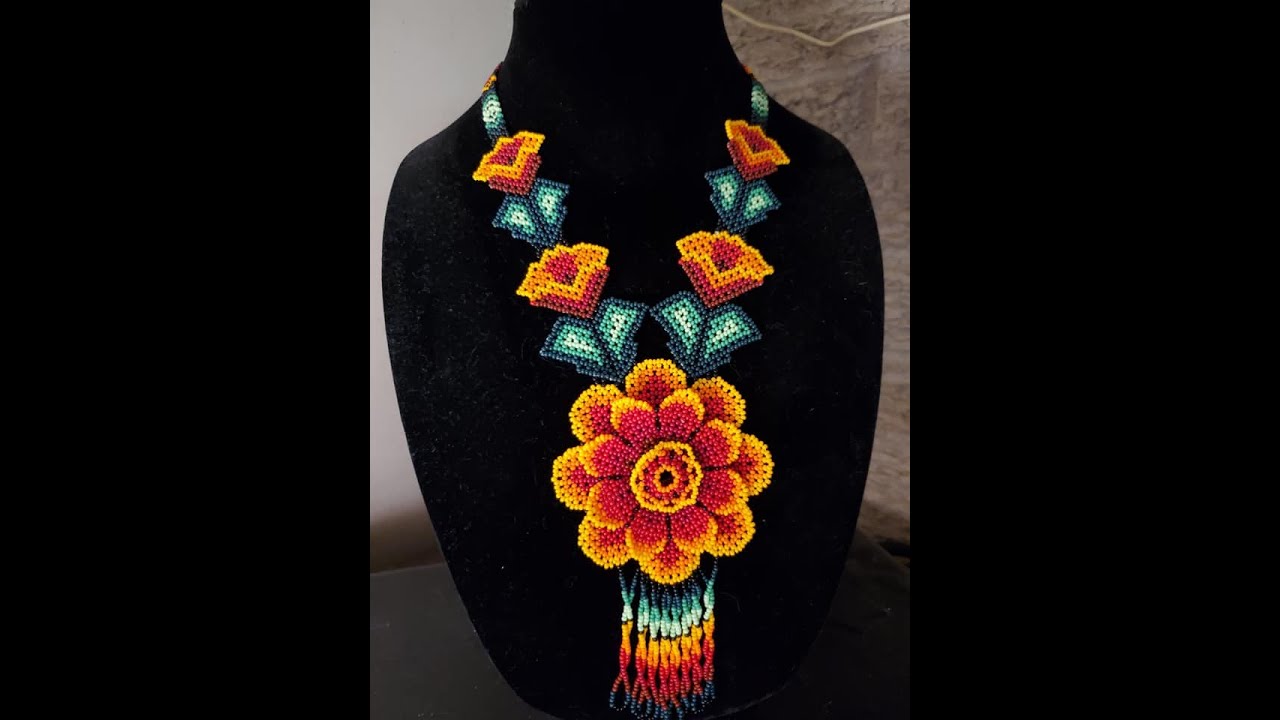 Collar de flor huichol 1/6