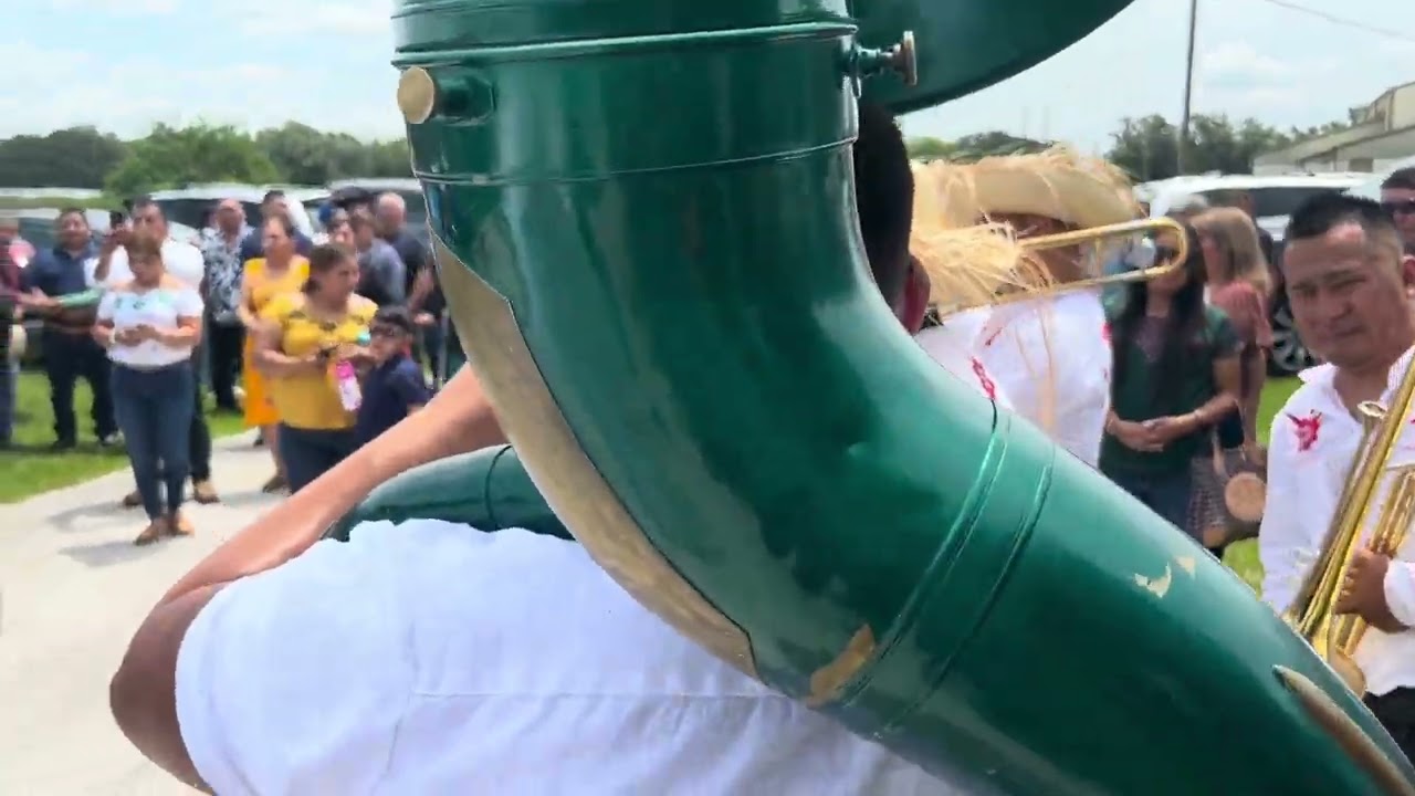 Saliendo de la misa con el santo patrón San Juan Bautista en wahneta fl