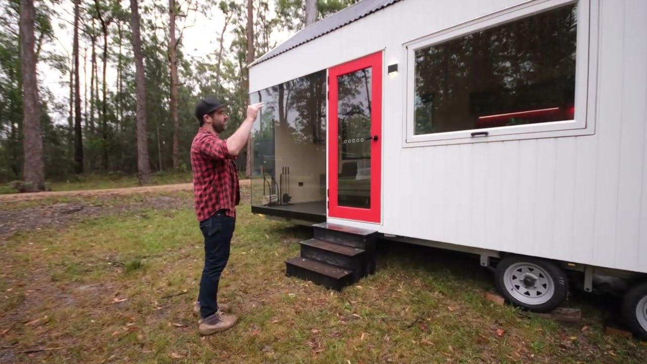 HAUSLEIN EIRE TINY HOUSE