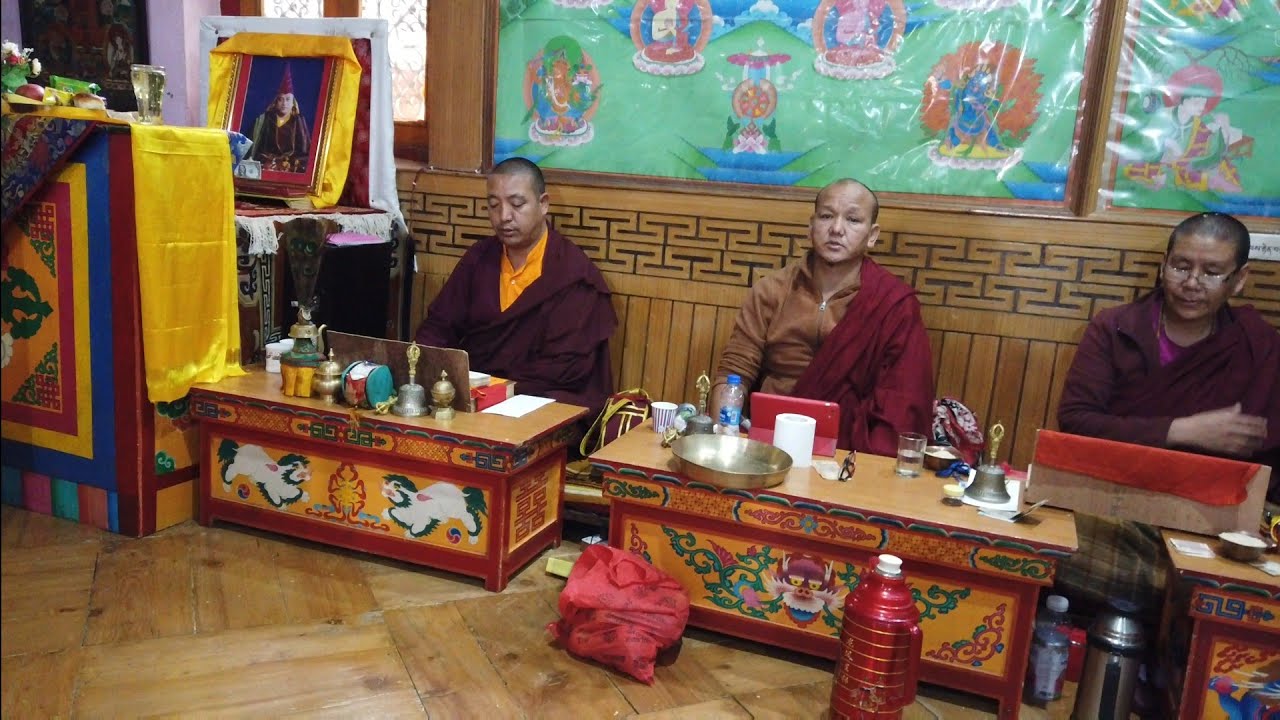 How Buddhist Monks Worship? Tibetan monastery Manali Vlog  Manali famous Street Food Manali Street