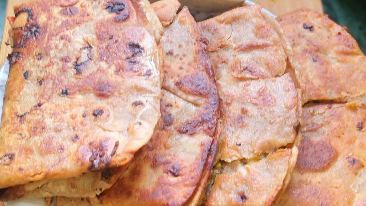 बची हुई रोटियां से 10 मिनट में बनाएं ये delicious nashta cheesy &crispy kya aap ne banaya hai ?