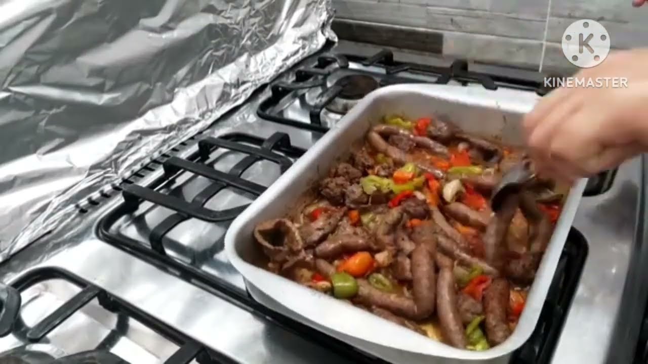 صنية الحلويات جميله جدا على سفرة رمضان 