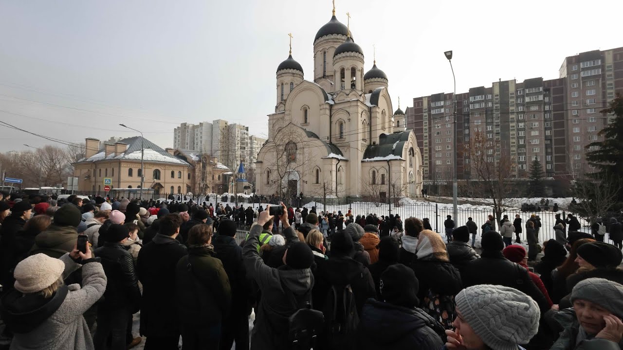 Mourning Alexei Navalny takes place in Moscow