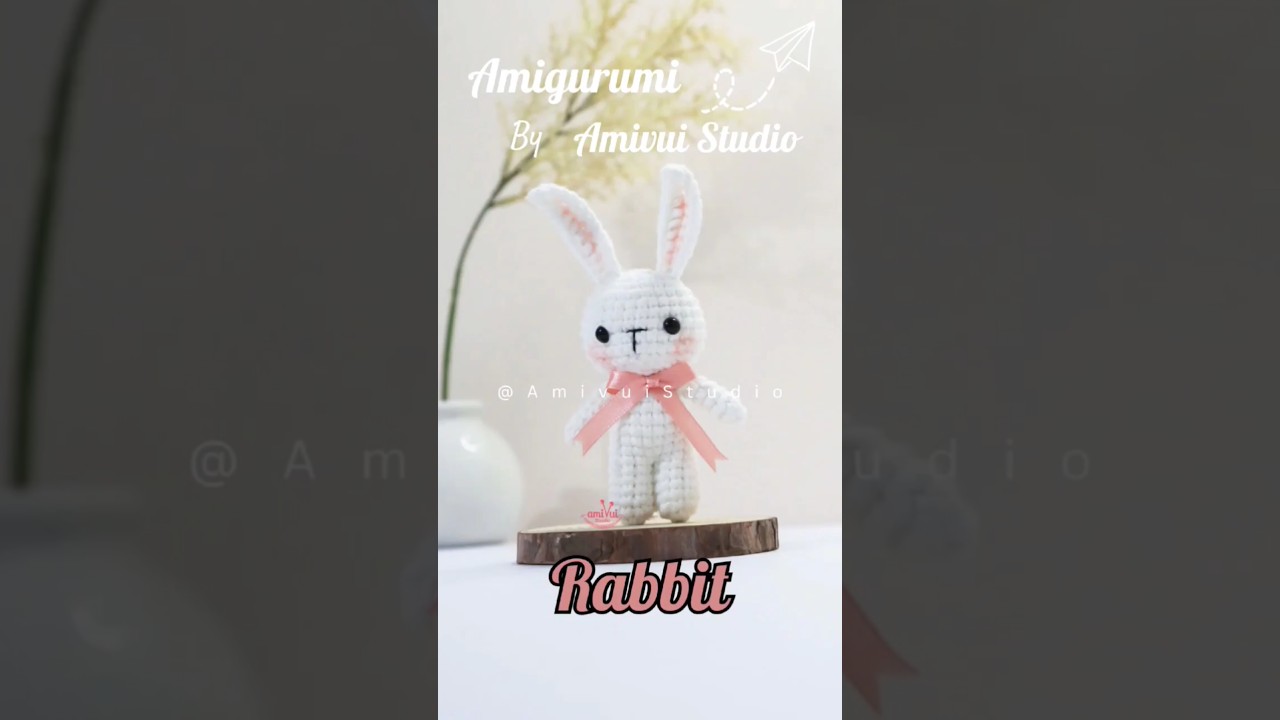 Rabbit amigurumi pattern by @AmivuiStudio #amigurumirabbit #crochettutorial #freepatternamigurumi