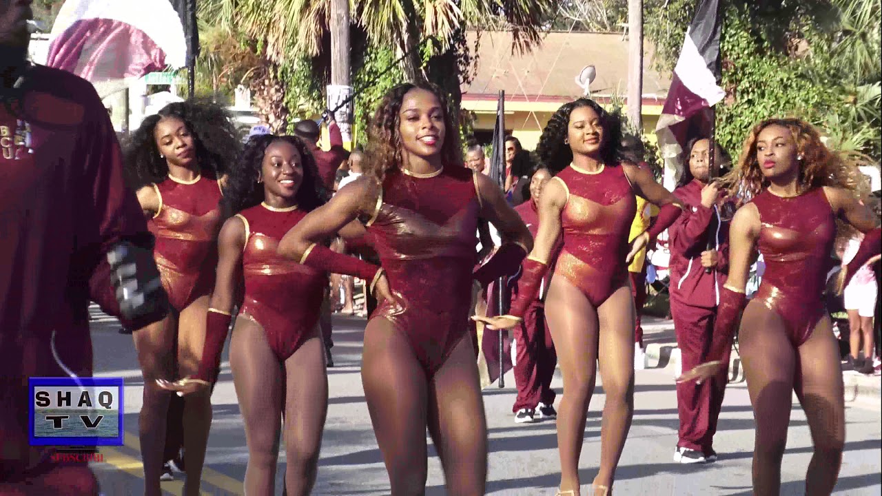 14 Karat Gold Dancers  4K  **Full 9 minutes