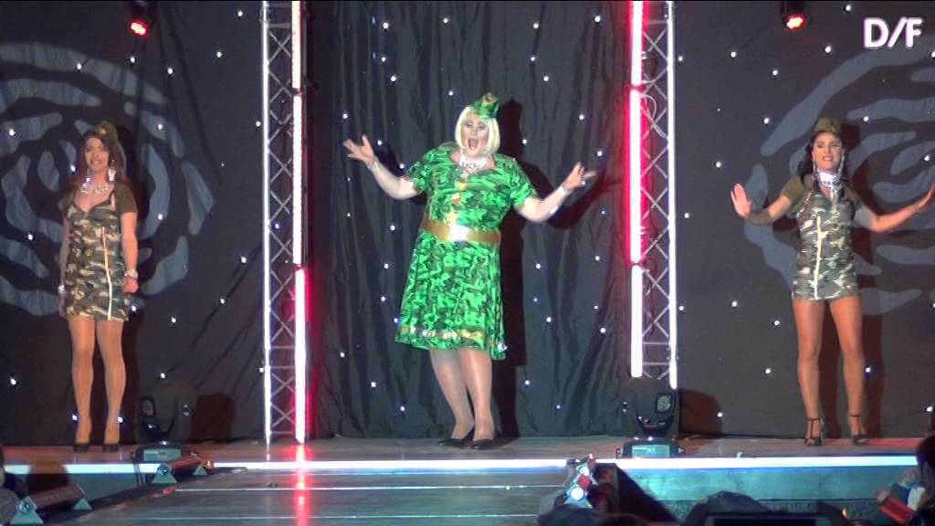 travestie show soldiers of love