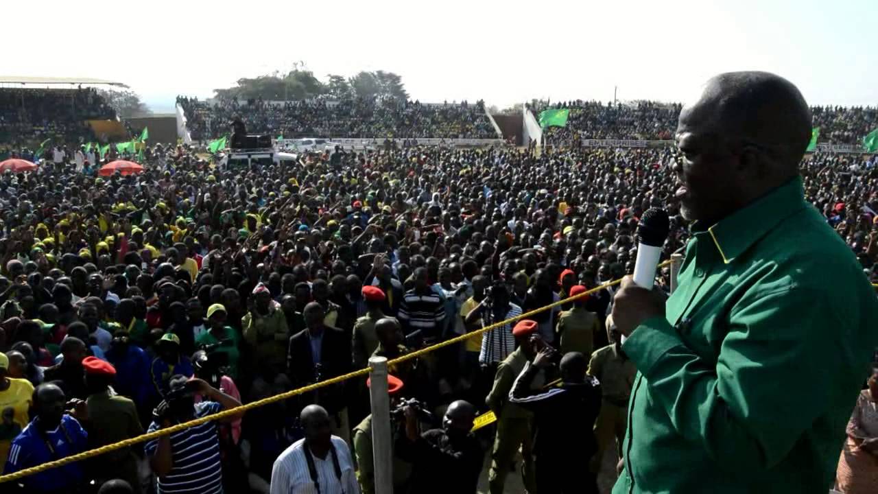 MAGUFULI AKIHUTUBIA WANANCHI WA SUMBAWANGA MJINI