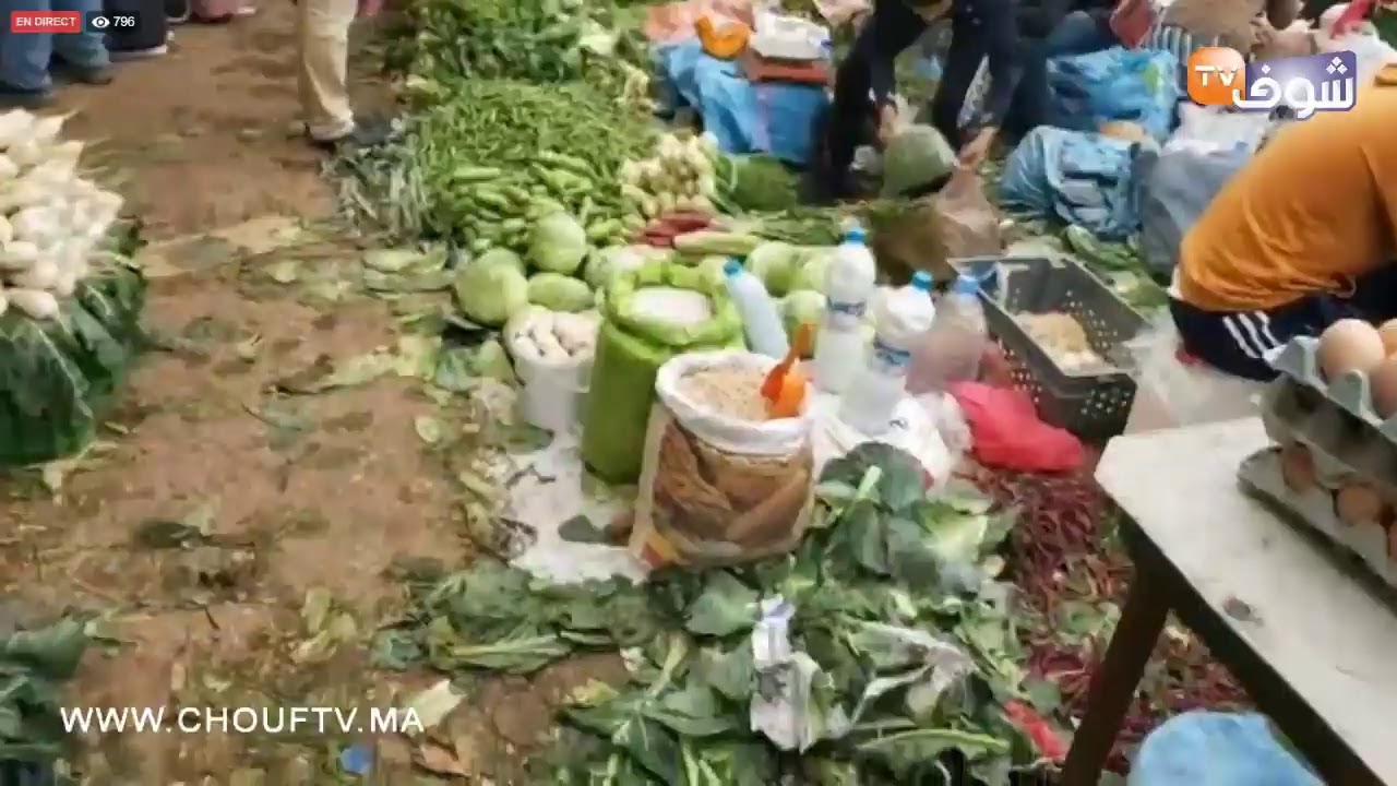 مباشرة من طنجة : جولة في سوق القرب عشابة إقبال المواطنين رغم الإعلان عن الحالة الثانية لفيروس كورونا