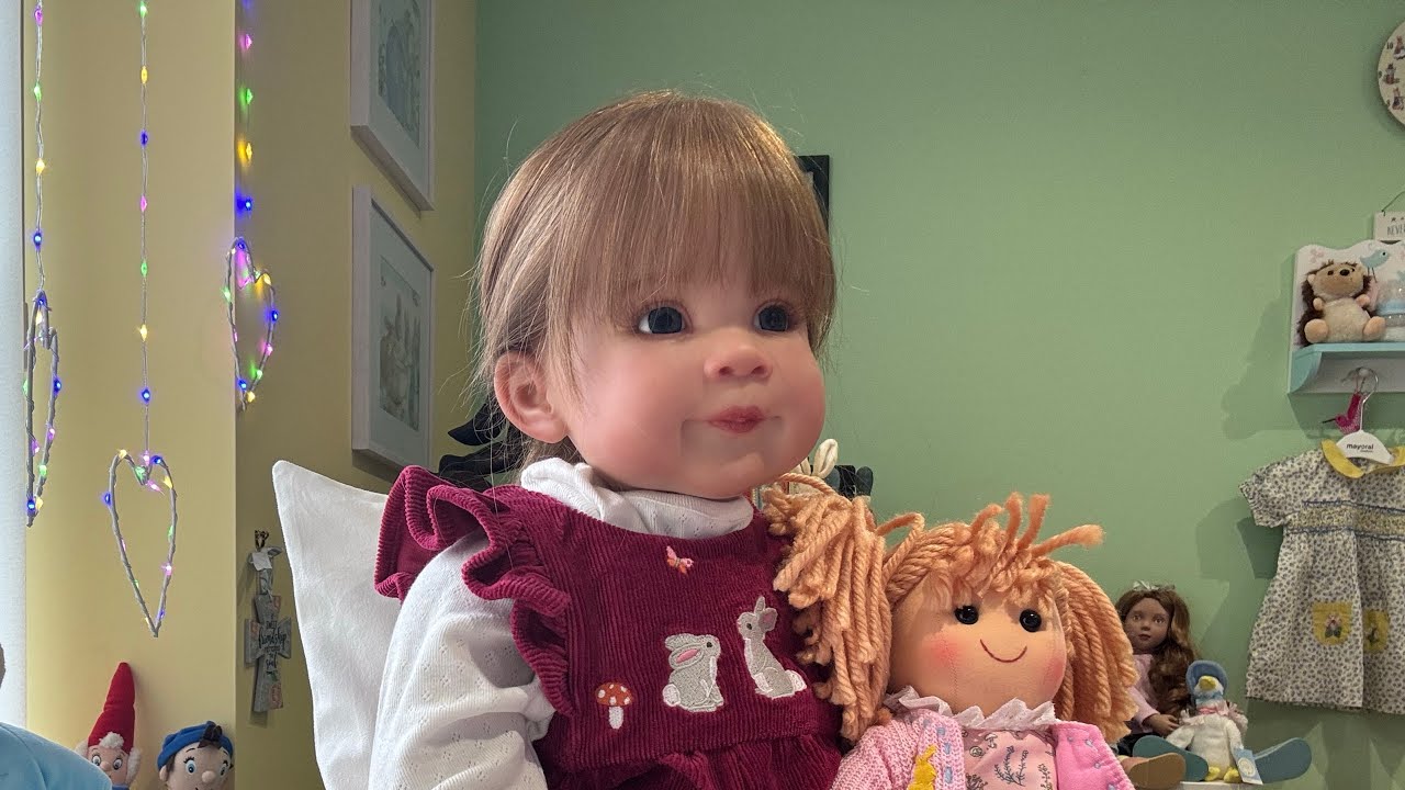 Surprise Twinning  of my beautiful Beth (Ziva by Ping Lau)& her sister Courtney at @hollysdollhouse 