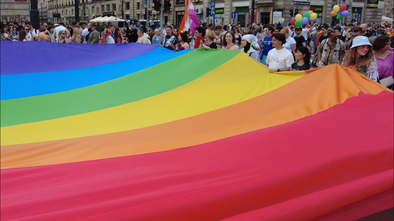 Parada Równości 2023 - Wróżymy równość i piękność!