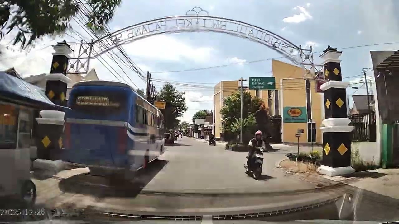 POV Driving Indonesia | Sukoharjo | From Batik Keris to Luwes Gentan Park