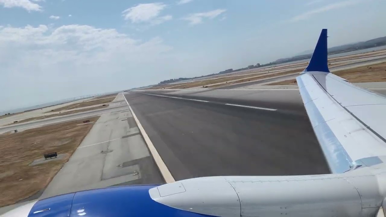 United Airlines 737 MAX 8 Takeoff From San Francisco International Airport
