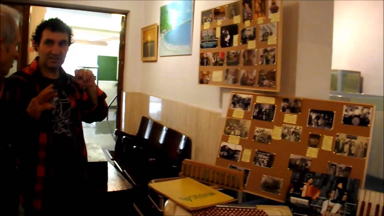 EXPOSICIÓN DE MANUEL OLEGARIO NA RÚA DIA DO ALCORDEÓN 2015