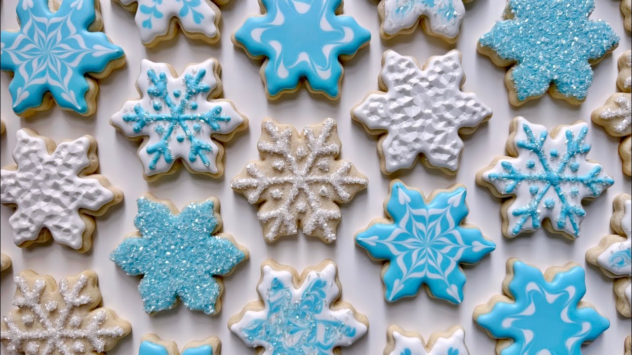 EASY SNOWFLAKE COOKIES ~ Satisfying Decorating of Snowflake Cookies with Royal Icing
