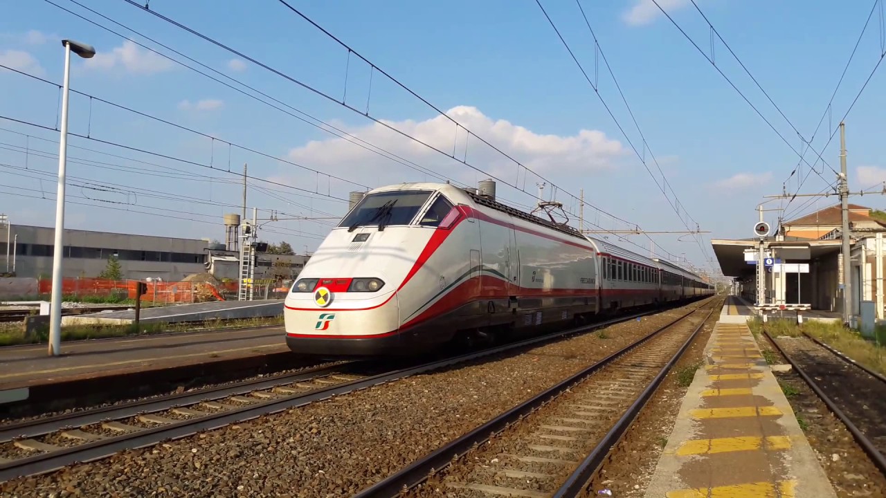 Mix treni passeggeri nelle stazioni di Vercelli e Novara - 2 ottobre 2016