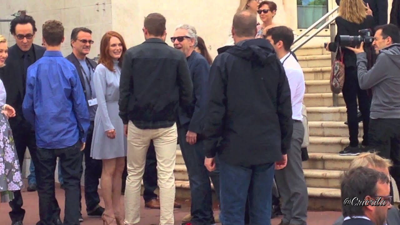 ROBERT PATTINSON ARRIVES AT MTTS PHOTOCALL - MAY 19TH 2014