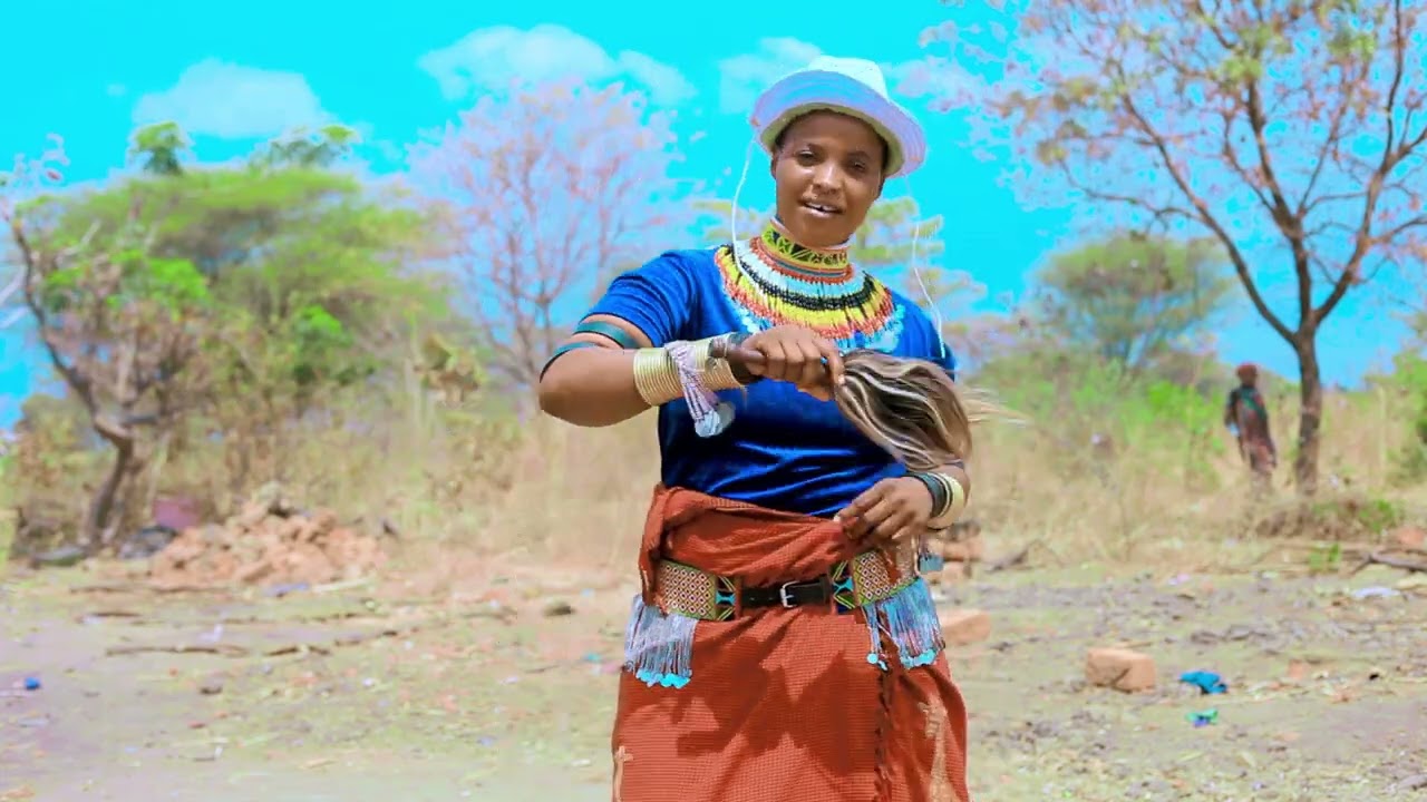 MAYIKU MAKONDU HARUSI KWA HELENI