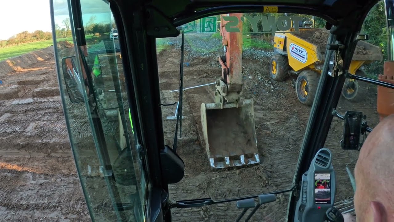 Hitachi ZX130-6 excavating foundations new house