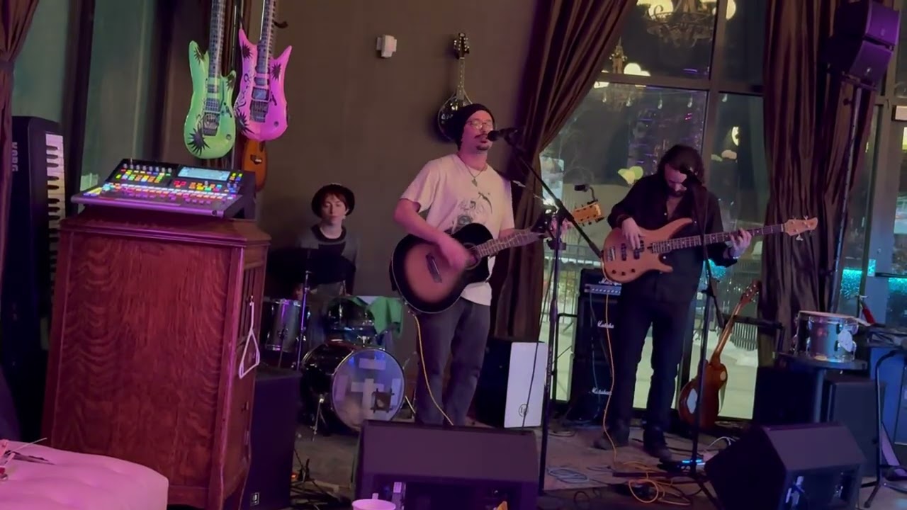 Side Bar jam session - Linger