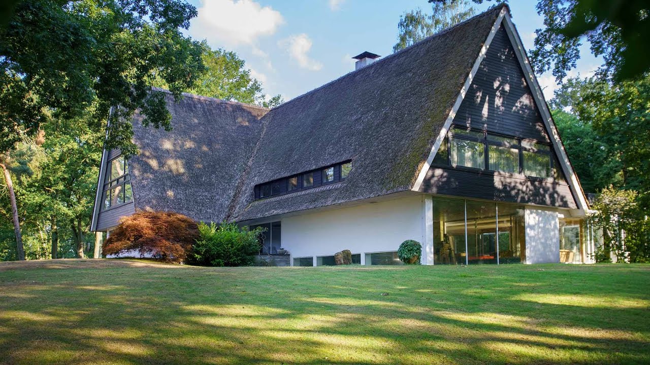 Reetdach Architektenhaus an den Lippeauen | Verborgene Schönheit am Niederrhein