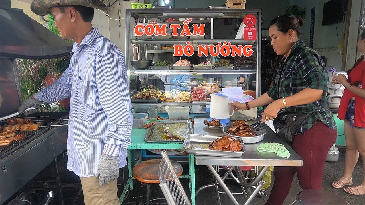 Eating at the best RICE Restaurant here in Vietnam