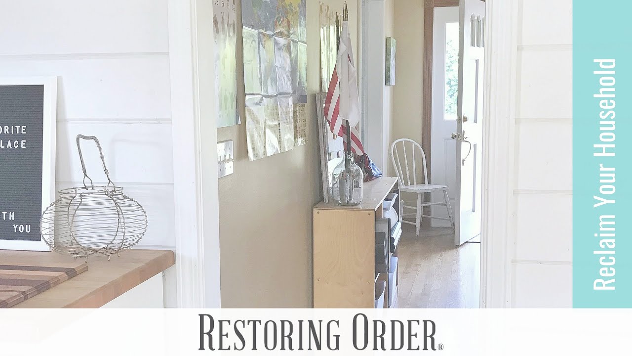Creative Hallway Storage Solutions #hallwayorganization