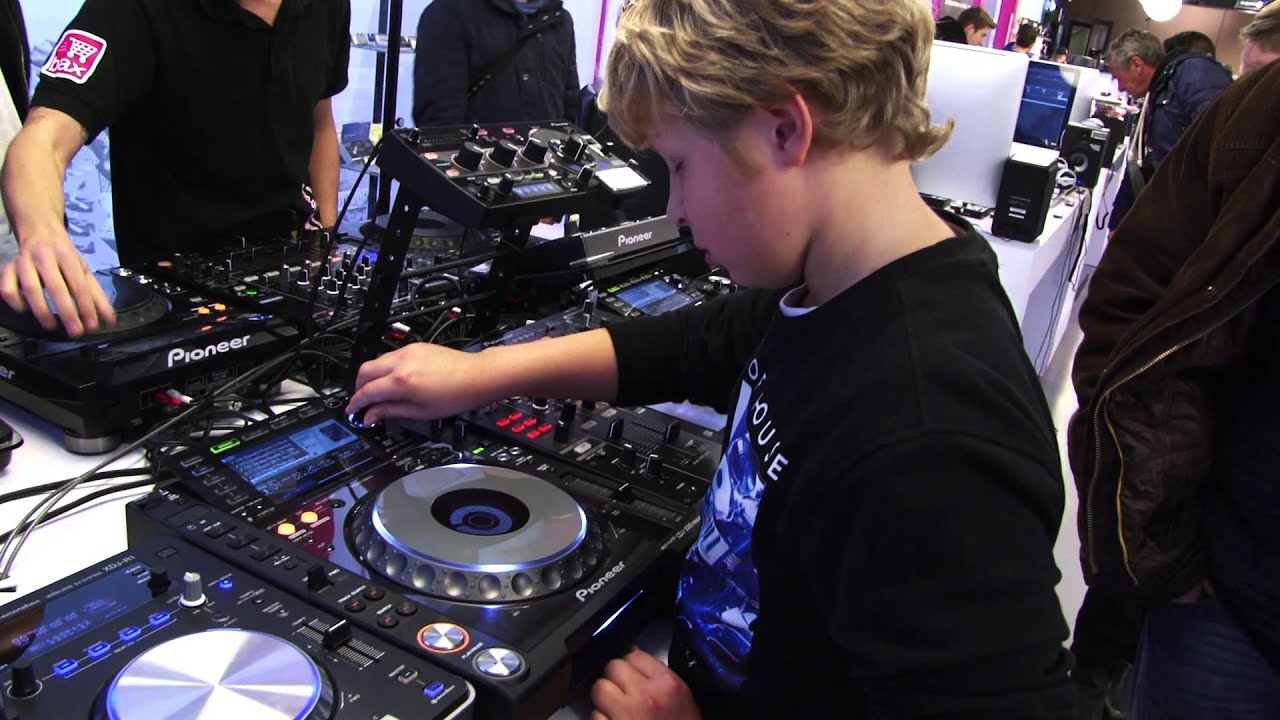 Digital Playground V - 30 november