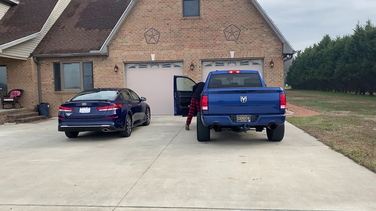2017 Ram 1500 LOUD exhaust cold start and revs