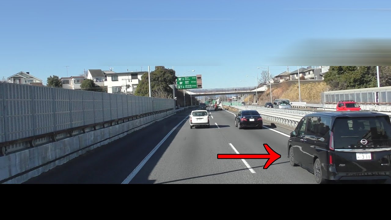 覆面パトカーを煽ってしまうセレナ